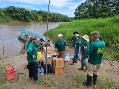 Helping people in the EcuadoreanAmazon Jungle