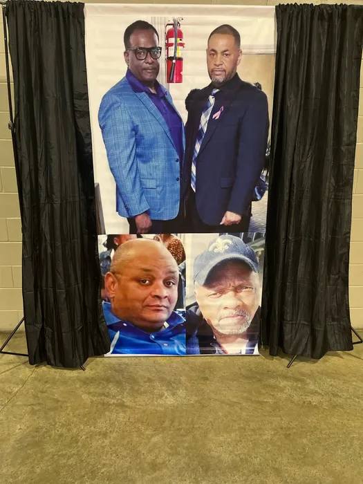 CustomT-ShirtToday.Com - Custom Vinyl Banners