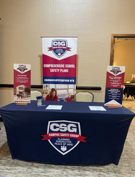 CustomT-ShirtToday.Com - Roll Up Banner Stands