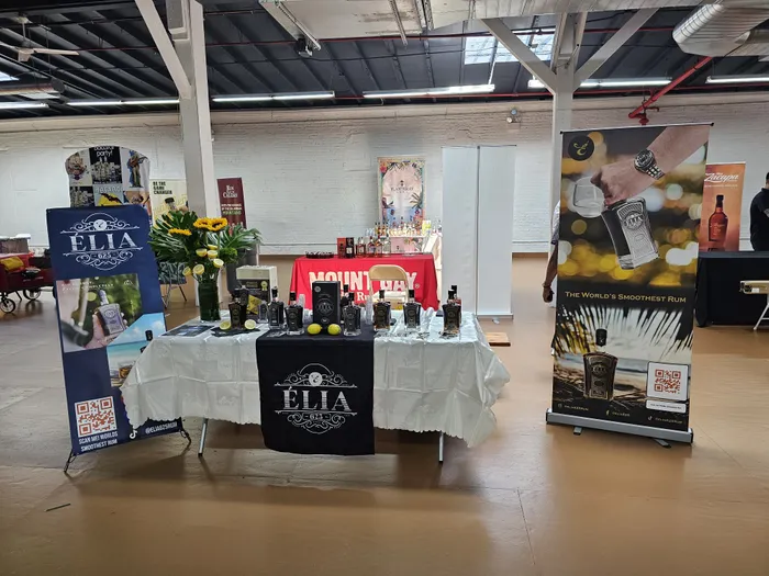 CustomT-ShirtToday.Com - Hanging Clamp Bar Banners